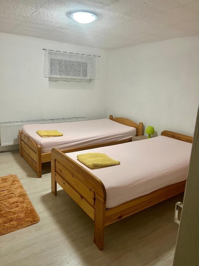 Doppelbett Zimmer Mit Gemeinschaftbad Borgholzhausen Екстериор снимка
